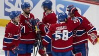 Vítězná premiéra Dobeše ve Stanley Cupu: Gól od Ovečkina, pláč a dojemné objetí