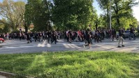 Tisíce fanoušků Slavie dorazily do Olomouce. Zastavily dopravu, přišly potichu