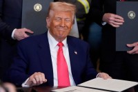 Trumpova obchodná vojna núti firmy vytvárať si zásoby