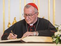Taliansky kardinál Pietro Parolin: Pápež veril, že mier nie je možný bez vzájomného uznania a odpustenia