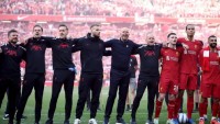 Slot prinútil fanúšikov spievať o Jürgenovi Kloppovi. Liverpool ďakoval Holanďanovi, ktorý spravil zo Salaha ešte lepšieho hráča