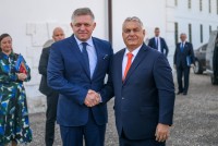 Premiér s Orbánom podpísali memorandum o cezhraničnom rozvoji medzi krajinami