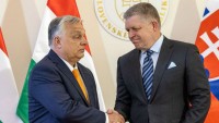 Orbán bol v Bratislave, o Gabčíkove nepadlo ani slovo. Naše vzťahy neboli nikdy lepšie, tvrdil Fico a kritizoval EÚ