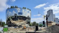 Dítě při hraní v muzeu poškodilo slavný obraz. Vznikla miliardová škoda