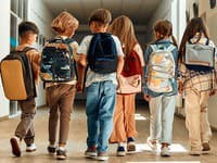 Systém ospravedlňovania vymeškaných hodín žiakov sa má zmeniť: Schválila to vláda