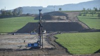 Stavba dálnice u Královce pokračuje. Česká D11 a polská S3 se propojí už za rok