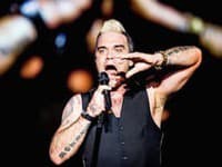 Robbie Williams: Sociálna interakcia ma desí, ale dobre to maskujem