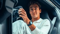 George Russell ukázal své nové služební auto, čekal na něj dlouhých 8 let