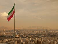 Irán po varovaniach od Trumpa tvrdí, že americké sankcie nezmenia jeho politiku
