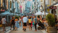 Pozor na „pomalých chodcov“ – nová dovolenková finta vás môže vyjsť poriane draho