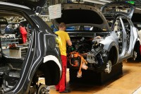 General Motors znižuje počet zmien vo svojom kanadskom závode