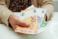 O materské či dôchodkové dávky by sa mohlo žiadať elektronicky