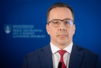 Konsolidačný balíček pomohol k udržateľnosti verejných financií, uviedol Tomáš