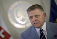 Rokovanie vlády o problémoch autopriemyslu sa uskutoční začiatkom júla, uviedol premiér