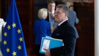 Americké clá môžu postihnúť 97 percent európskych exportov, varoval v europarlamente Šefčovič