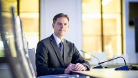 Oslav v Moskvě se hodlá zúčastnit také český europoslanec Dostál