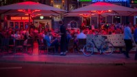 Tragédia v letovisku: 29-ročný ženích z ničoho nič zomrel pred očami svojho otca počas rozlúčky so slobodou