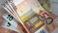 Zahraničný obchod skončil v marci s prebytkom 406,4 milióna eur