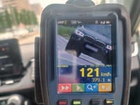 Vodič išiel po Dolnozemskej ceste v Bratislave rýchlosťou 121 km/h