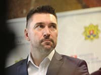 Opoziční poslanci pri téme eurofondov politikárčia, uviedol Takáč