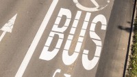 V Banskej Bystrici vytýčia k Rooseveltovej nemocnici bus pruh. Najprv ho ale otestujú