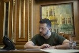 Zelenskyj si volal s papežem Lvem XIV. a pozval ho na Ukrajinu. Rozhovor označil za vřelý a konstruktivní