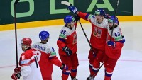 Nečas vtipkoval: Gól placírkou jsem odkoukal od fotbalistů. Rád by zašel na golf