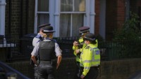 Britská polícia obvinila muža pre založenie požiarov spojených so Starmerom. Je to mladý Ukrajinec