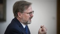 Stát žádné peníze nevyčistil, řekl premiér Petr Fiala v debatě Deníku
