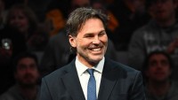 V NHL ma privítal debaklom, spomína Jágr na prvé stretnutie s Gretzkým. Ten na oplátku pripomenul zápas, po ktorom sa mu Čech ospravedlnil