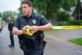 Útočník se v Minnesotě převlékl za policistu a zastřelil političku s manželem. Dalšího zákonodárce zranil