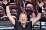 ‚Nejlepší show na světě‘. Bruce Springsteen v neděli vystoupí na odloženém koncertu v Praze