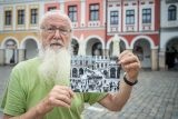 Zemřel Václav Toužimský. Je autorem slavné fotografie tanku z okupace Československa v roce 1968