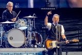Bruce Springsteen přivezl do Prahy rock, emoce i jasný politický vzkaz. Do Letňan na něj přišlo 60 tisíc lidí