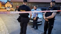 Střelba v Kostelci: Podezřelý spolupracuje, kriminalisté žádají o uvalení vazby