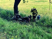 Tragédia na juhu Slovenska: Motorkár (†50) narazil do stromu! Zraneniam na mieste podľahol