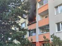 Bratislavskí hasiči zasahovali pri požiari bytu v Petržalke