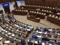 Poslanci ukončili v utorok o polnoci diskusiu k novele Ústavy SR: O zmene sa bude hlasovať už dnes