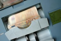 Zníženie daní pre firmy v parlamente neprešlo: Prečo poslanci návrh odmietli a čo to znamená pre podnikateľov?