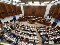 Poslanci rokujú aj dnes: Tieto návrhy odobrili alebo odmietli
