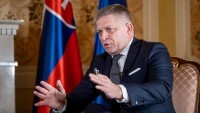 Slovensku by v současné době zbrojení svědčila neutralita, prohlásil Fico