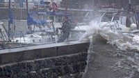 U chorvatského Zadaru záchranáři evakuovali cestující z potápějící se lodi