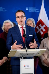 Minister práce Erik Tomáš oznámil zvýšenie kľúčových sociálnych príspevkov od júla 2025