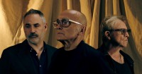 A dream team reunites to bring zombie horror home again in '28 Years Later'