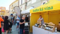 Prosluněný víkend v Třeboni. Město žilo trhem i vinařskými slavnostmi