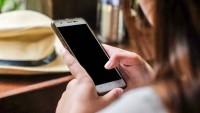Mobilní data tekla proudem o třetinu víc. Češi teď u operátorů loví letní slevy