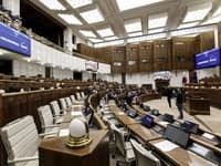 Poslanci odmietli opozičné uznesenie k výskytu slintačky a krívačky v SR