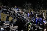 ONLINE: Počet obětí útoku na Kyjev stoupl na 28. Jen z trosek obytného domu záchranáři vyprostili 23 těl