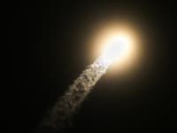 Neúspešný pokus: Vesmírna loď spoločnosti SpaceX vybuchla počas rutinného testu