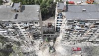 Noc hrůzy v Kyjevě: Rakety, horko, oheň. Slyšel jsem mámu křičet, řekl přeživší